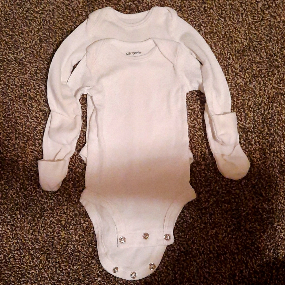 NEWBORN white long sleeve onesies